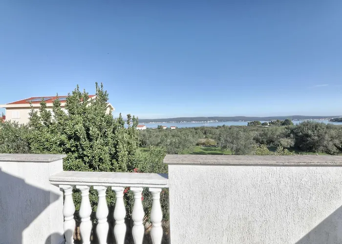 Rosa By Interhome Neviđane