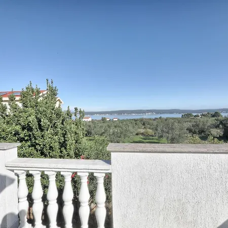 Rosa By Interhome Neviđane